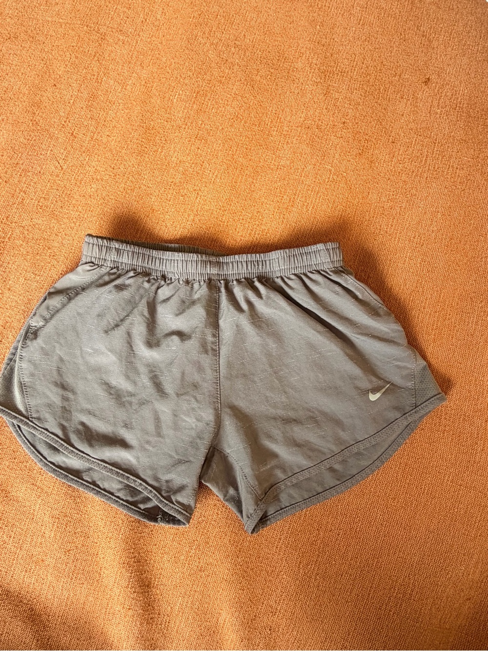 Nike kids (girls) Grey Athletic Running Shorts